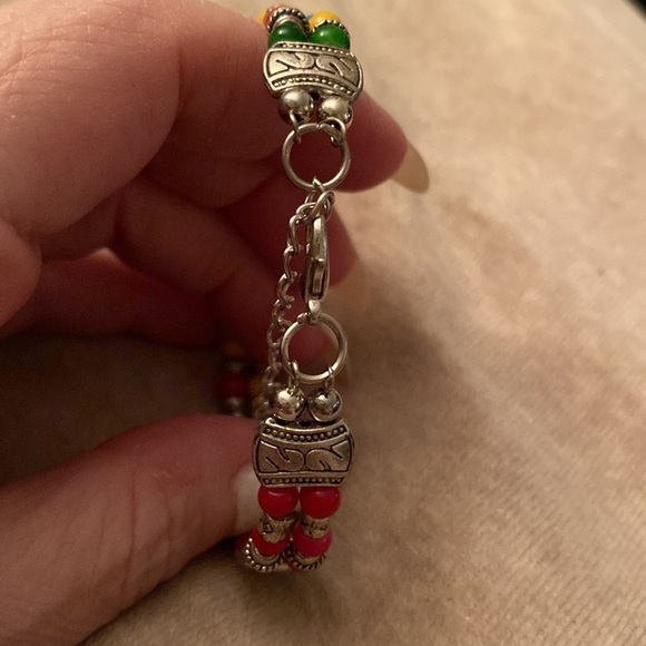 ✅Vintage Silver-tone Rainbow  Cameo Concho Red Blue Yellow Beaded Bracelet - Picture 5 of 5